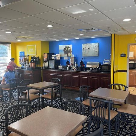 Days Inn & Suites By Wyndham Fort Pierce I-95 Exteriér fotografie