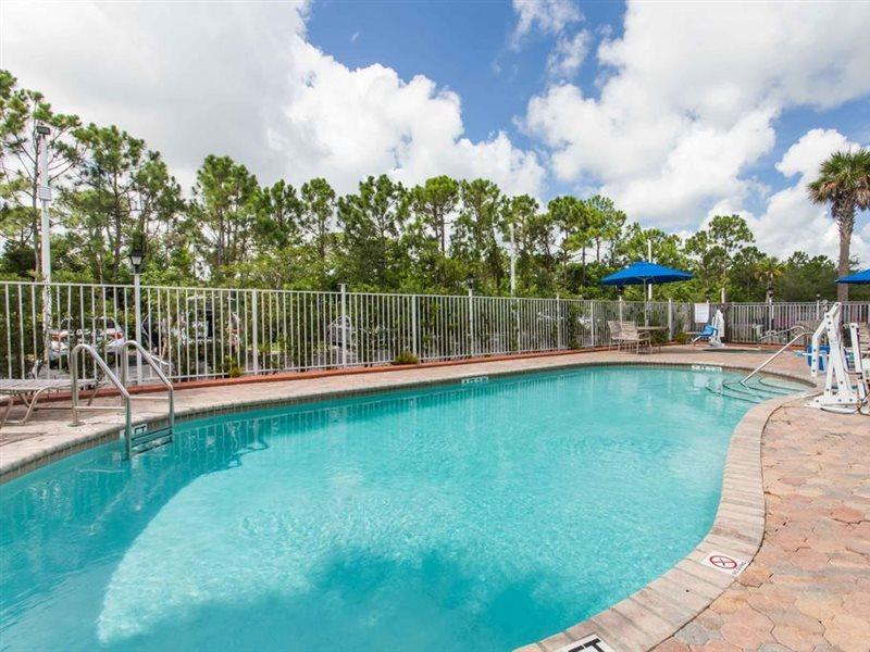 Days Inn & Suites By Wyndham Fort Pierce I-95 Exteriér fotografie