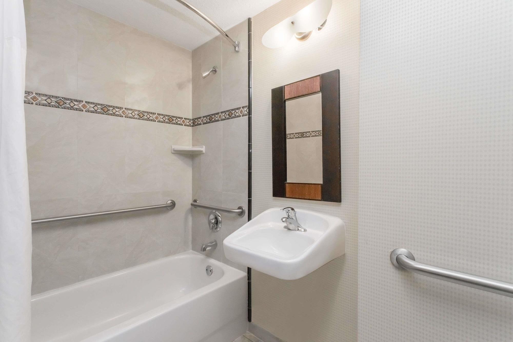 Days Inn & Suites By Wyndham Fort Pierce I-95 Exteriér fotografie