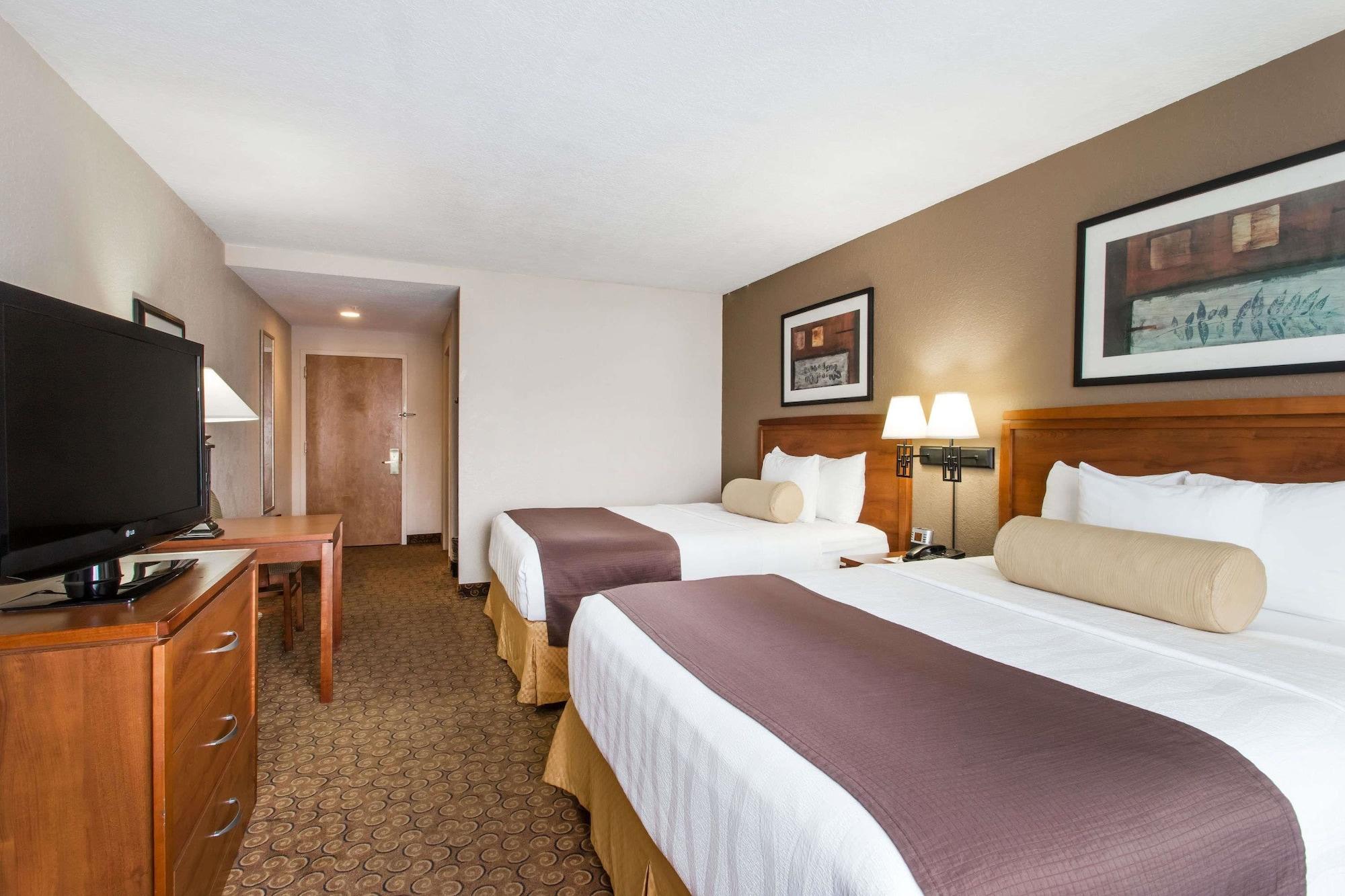 Days Inn & Suites By Wyndham Fort Pierce I-95 Exteriér fotografie