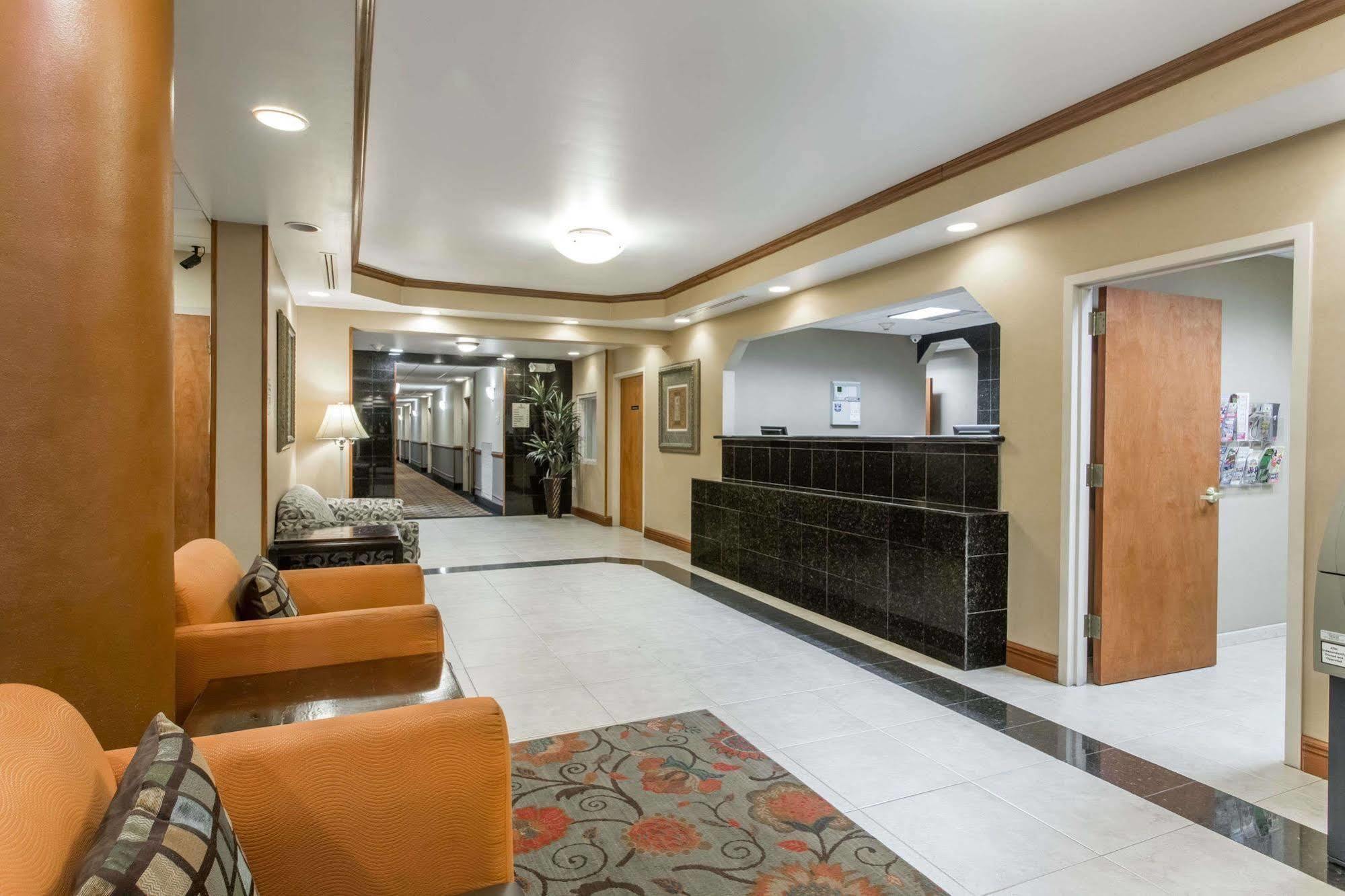Days Inn & Suites By Wyndham Fort Pierce I-95 Exteriér fotografie