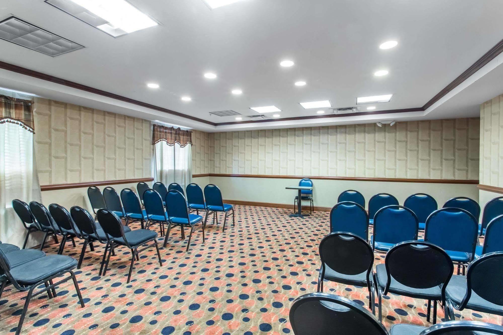 Days Inn & Suites By Wyndham Fort Pierce I-95 Exteriér fotografie